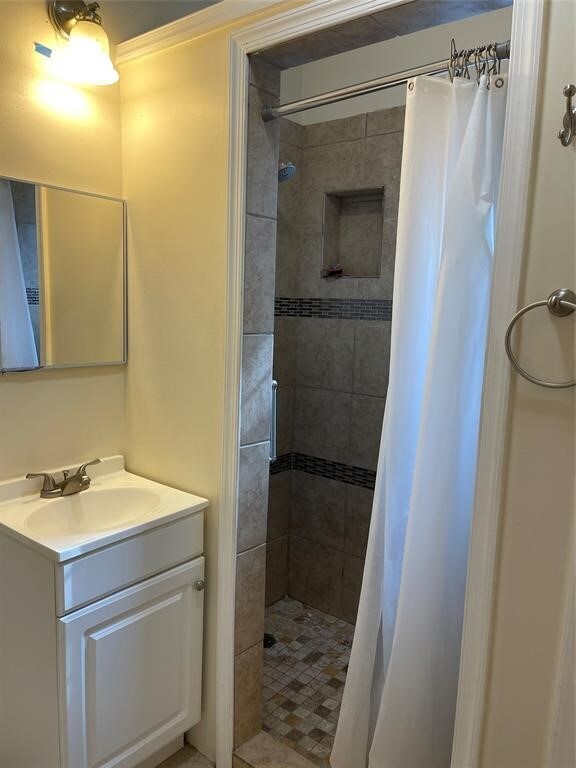 Photo - 217 Royder St