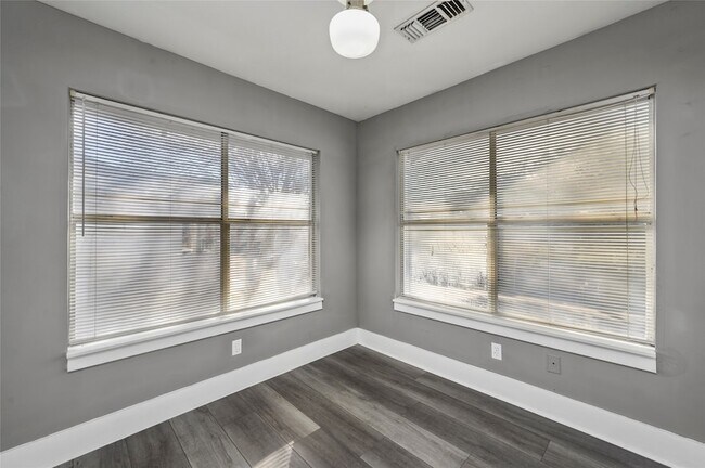 Photo - 1501 Dunlavy St