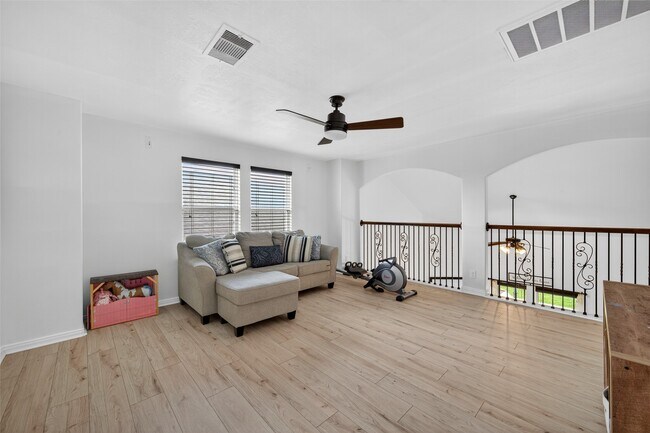 Photo - 2422 Blue Jay Ln