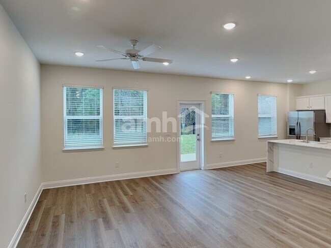 Photo - 5733 Oesterle Rd