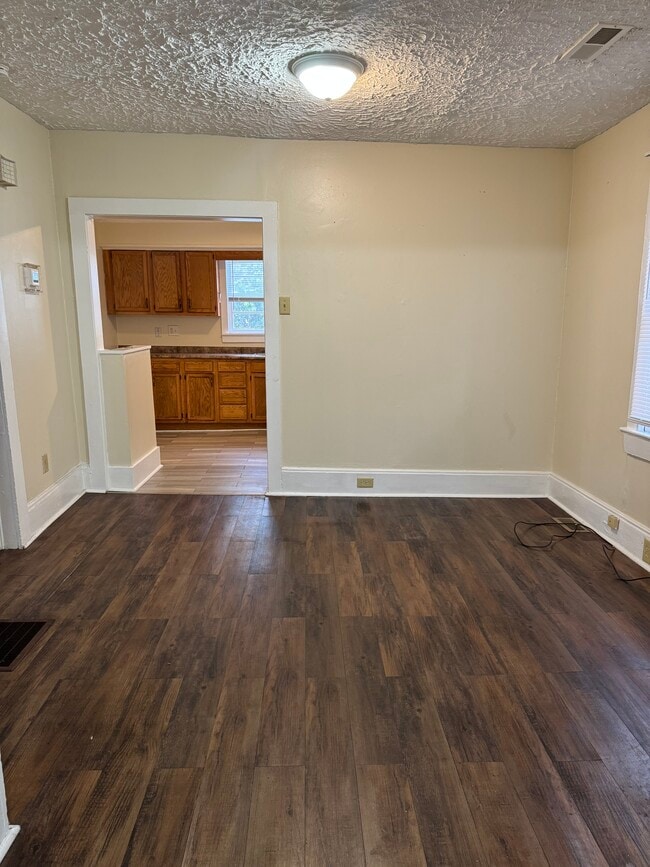 Photo - 609 Marstellar St