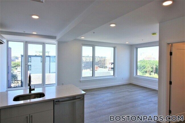 Photo - 1 Newcomb St Unidad 601