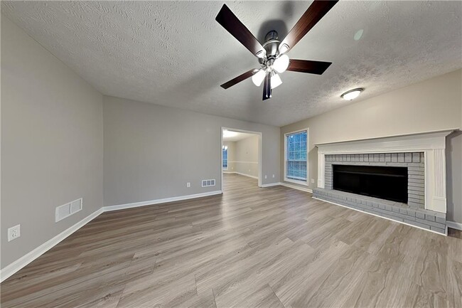 Photo - 1664 Summit Pl Way