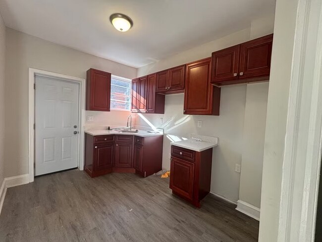 41X N Loudon Ave