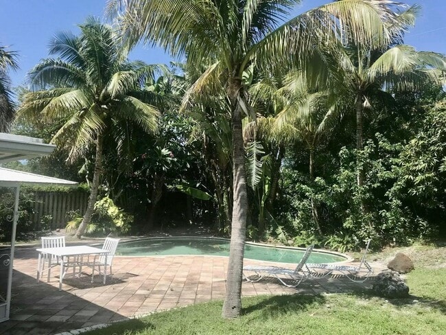 Photo - 254 NW 6th Ave