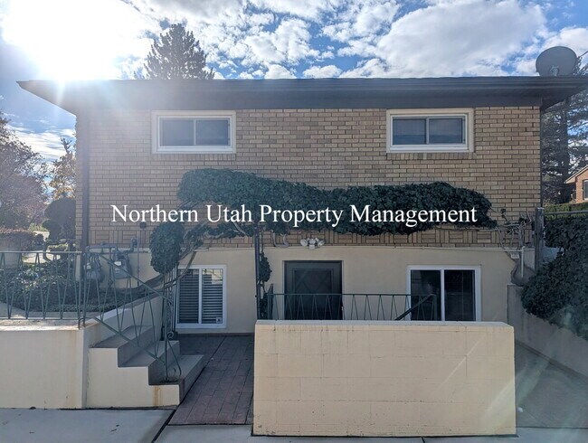 Photo - 1 Bed 1 Bath Lower Unit