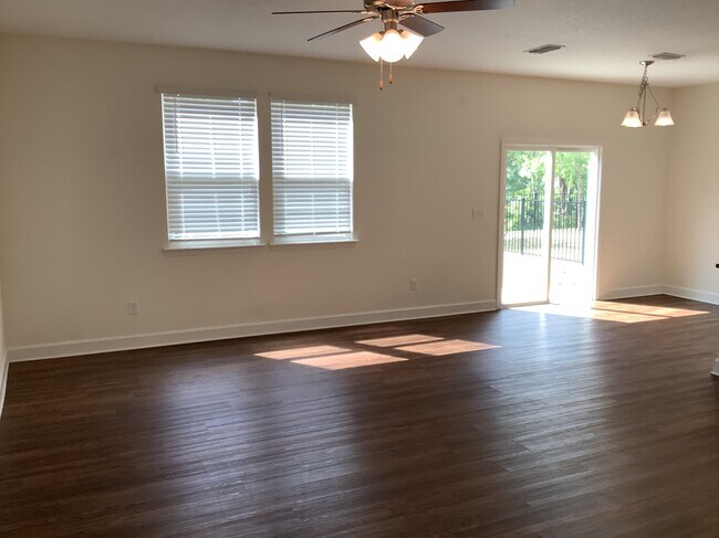 Photo - 8510 Highfield Ave