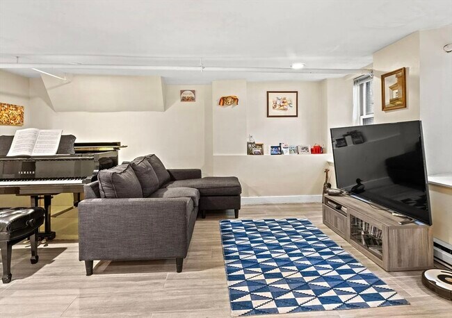 Photo - 30 Dartmouth St Unit 1
