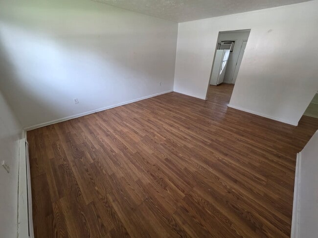 Photo - 635 Graham Dr