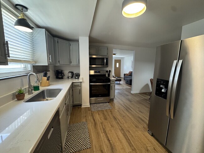 Photo - 110 E Superior St Unit Lower