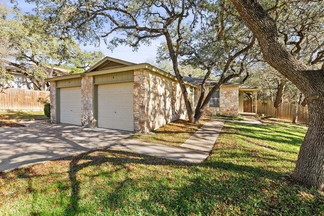 Photo - 9807 Hundred Oaks Cir