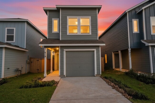 Photo - 919 Pertuso Ln