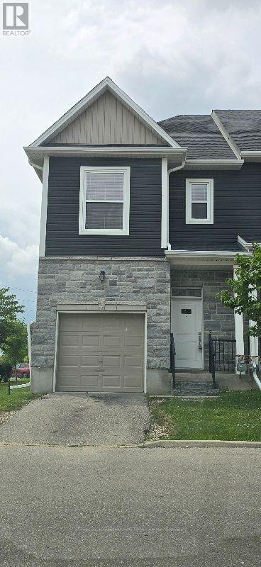 Photo - 439 Athlone Ave