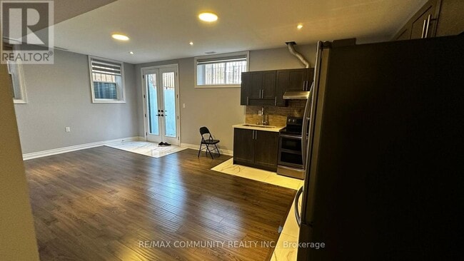 Photo - 331 Morrish Rd