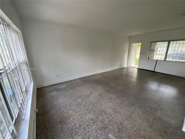 Photo - 661 NE 138th St Unidad 661