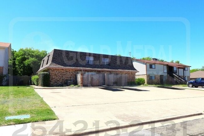 Building Photo - 3906 Charolais Dr