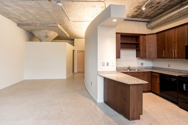 Photo - Graphic Arts Lofts
