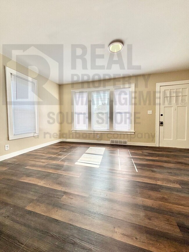 1204 Manhattan St Unit 2 (lower)