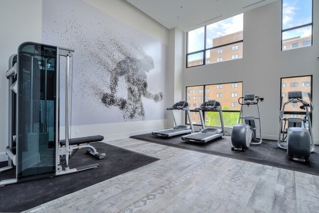 Photo - 100 Boul. de Maisonneuve E Unit SI ID1261808P