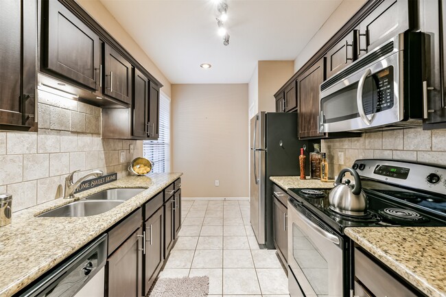 Building Photo - 2255 Braeswood Park Dr Unit 183