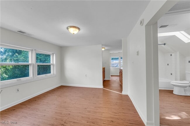 Photo - 3571 W 69th St Unidad 2/UP