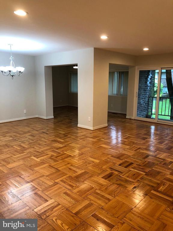 Building Photo - 14 Stonehenge Cir Unit 6