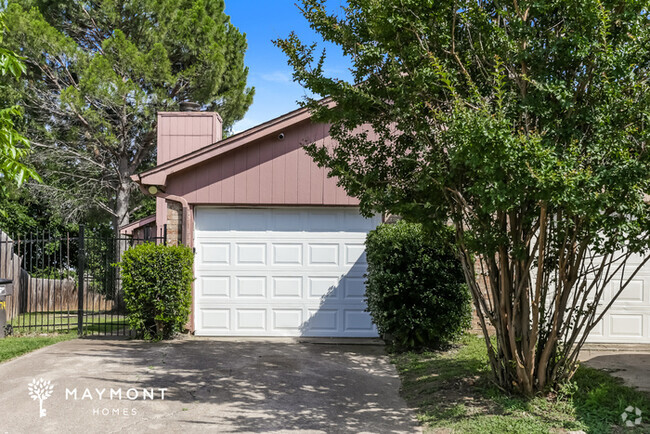 Building Photo - 6741 S Creek Dr Rental