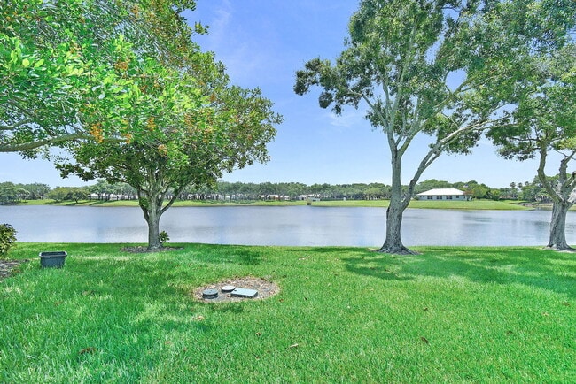 Photo - 2442 SW Danbury Ln