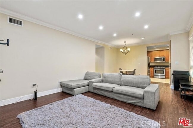 Photo - 1401 S St Andrews Pl Unidad 103