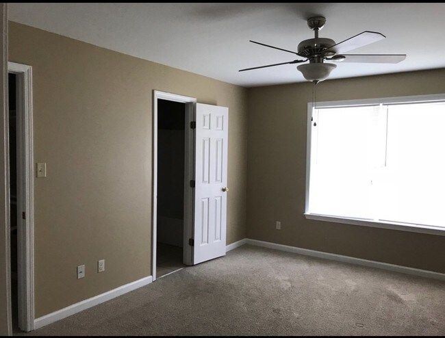 Photo - 6155 E Lamar St