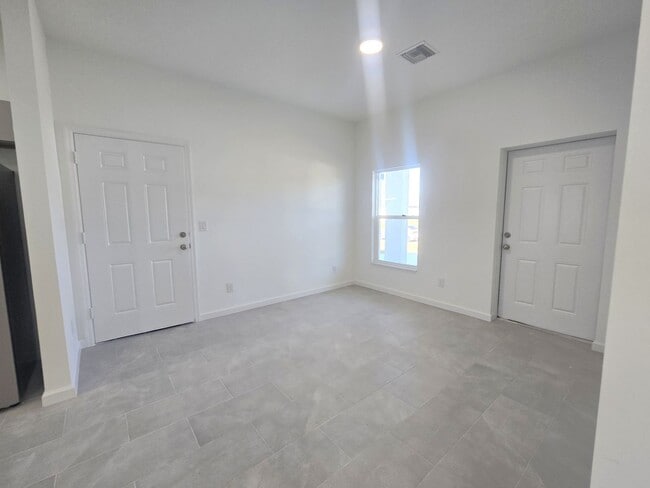 Photo - Brand New 2/2/1-PRIME SW LOCATION - Lehigh Acres
