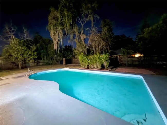 Photo - 2467 Sunderland Rd