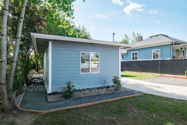 Photo - 2190 Marion St SE
