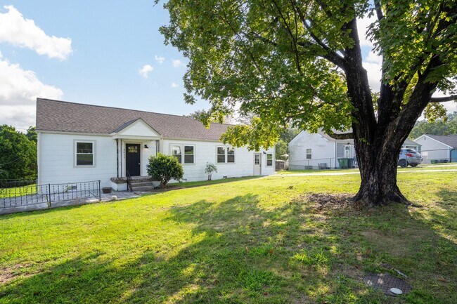 Photo - Huge 3 Bed/2 Bath Home