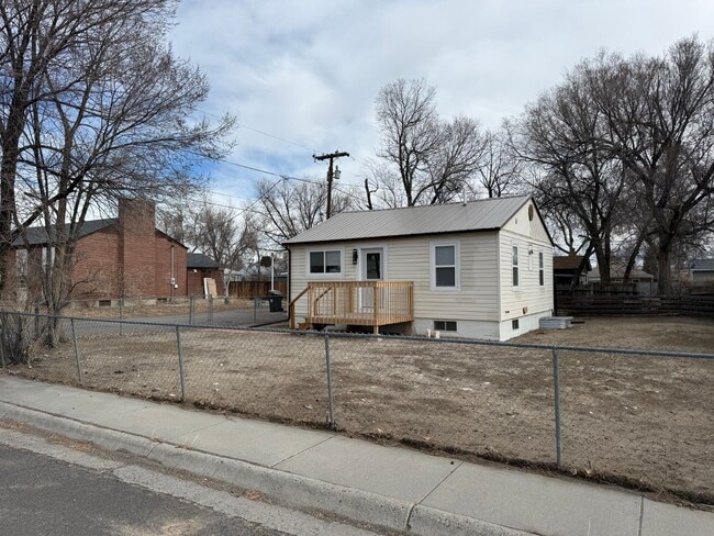 Photo - 415 S 1st St