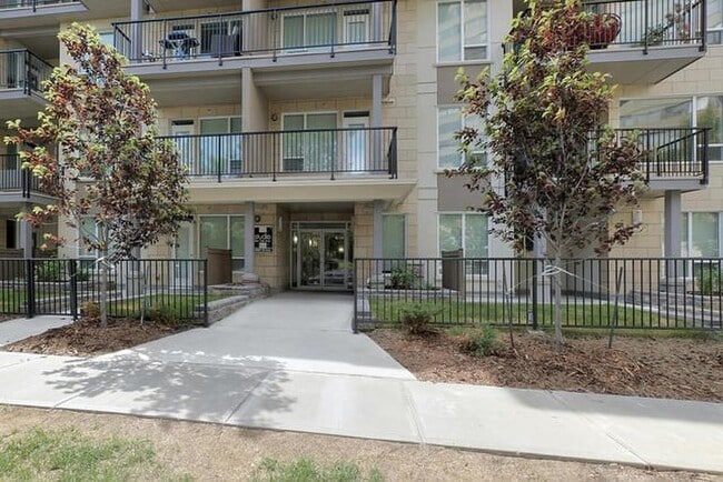 Photo - 9907-9907-91 91 Ave NW