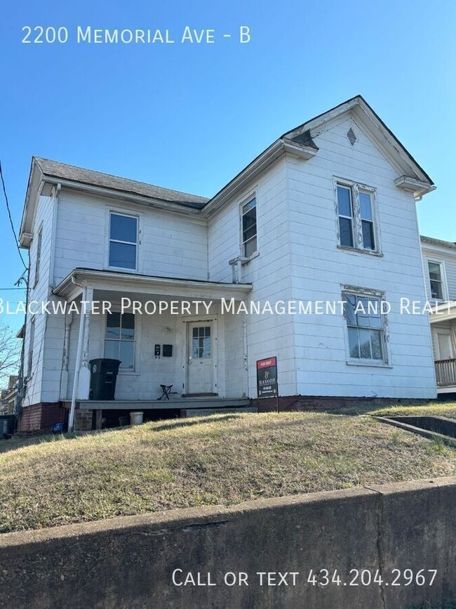 Building Photo - 2200 Memorial Ave Unit B