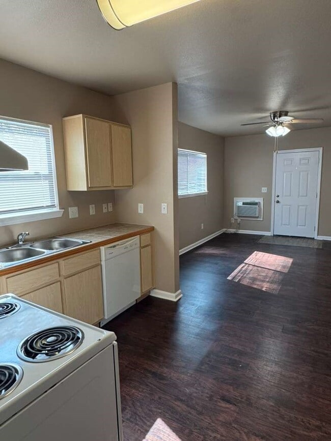 Photo - 1225 W 25th St Unit 9