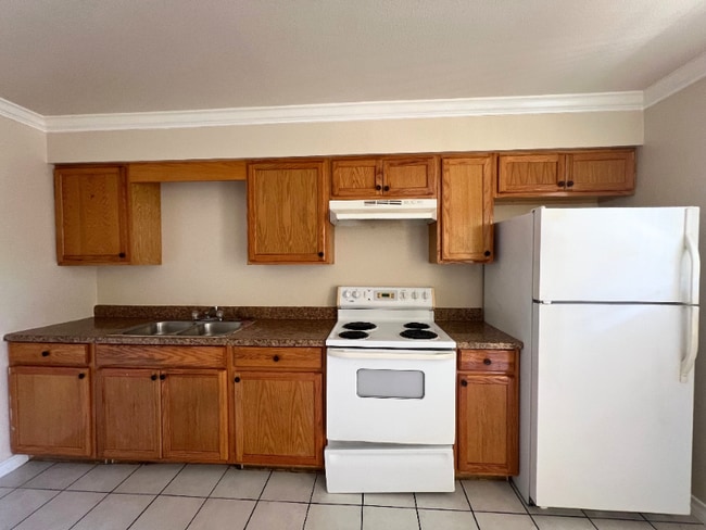 Photo - 301 E Locust St