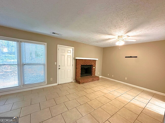 Photo - 1119 Booth Ct SW