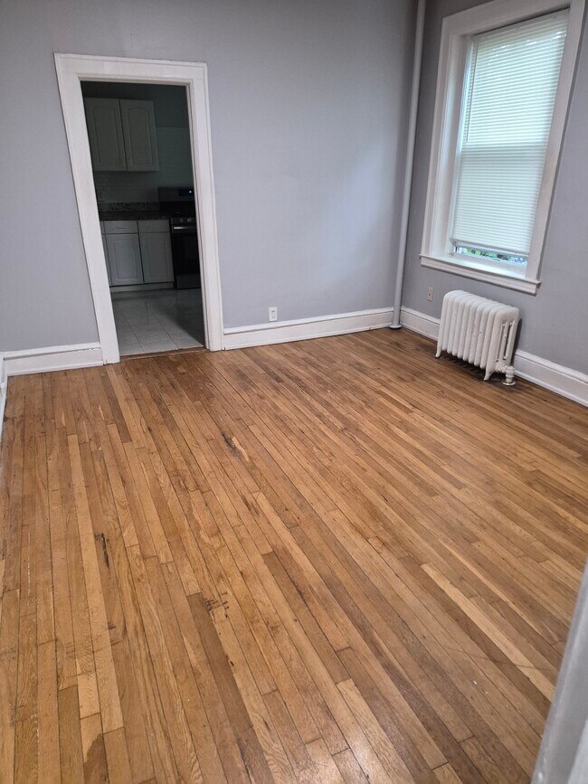 Studio Bedroom/Living Room