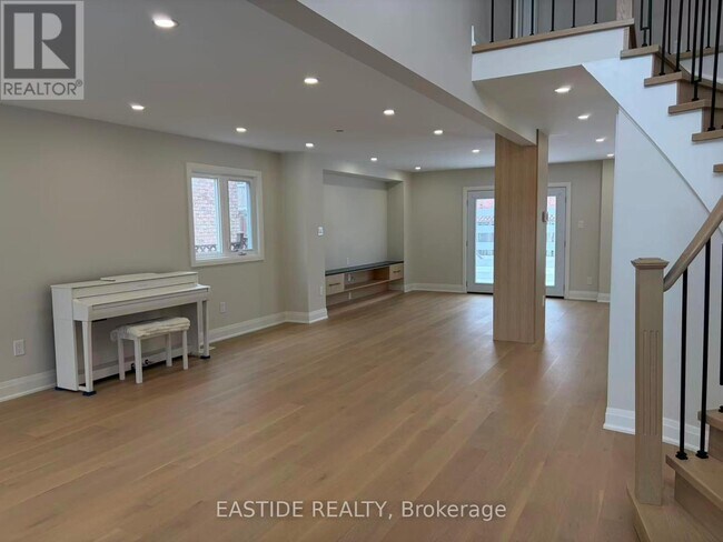 Photo - 39 Coppard Ave