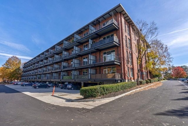 Building Photo - 5200 Peachtree Rd Unit 3204 Rental