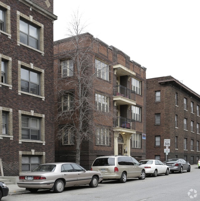 1525 Lasalle Ave