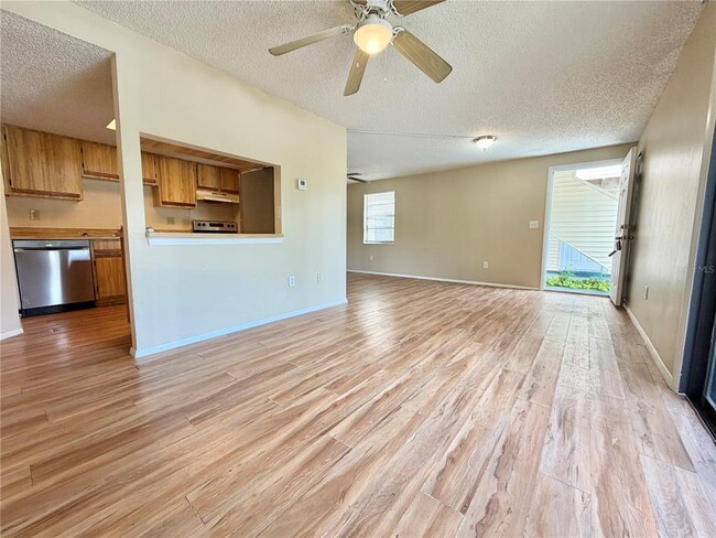 Photo - 129 Camphor Cir Unidad F