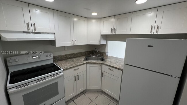 4550 NW 9th St Unit 406E
