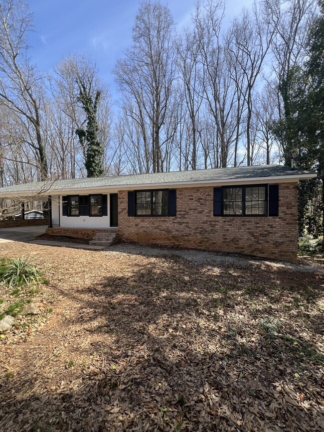 Photo - 1051 Crooked Creek Rd