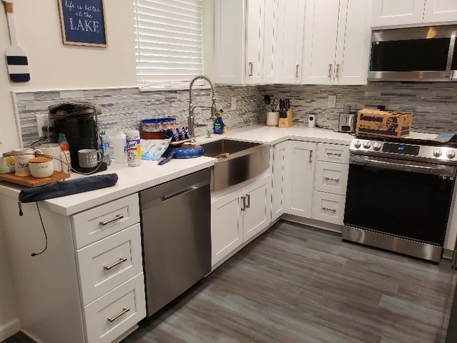 Photo - 6325 Tallman Ave