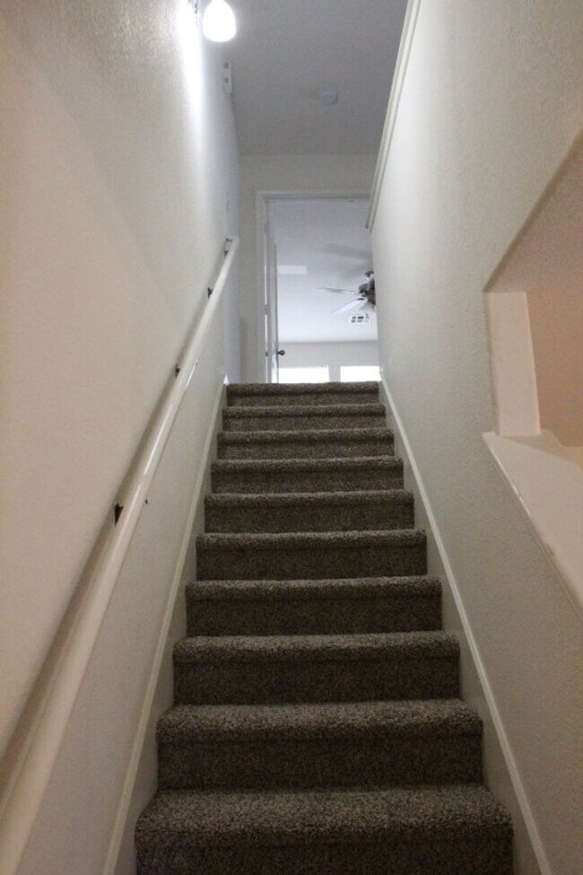 3/2.5 in Del Valle Rental For Rent in Del Valle, TX