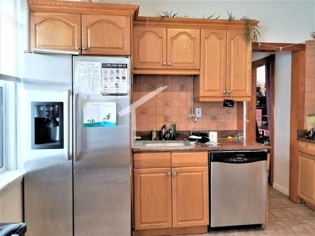 3 bed. 1.5 bathrooms in Lower Allston, Lau... - 3 bed. 1.5 bathrooms in Lower Allston, Lau... House